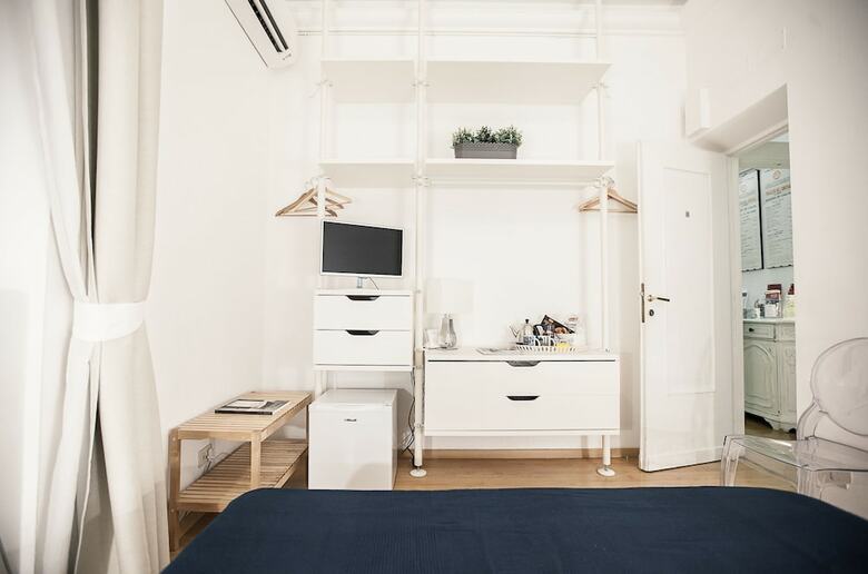Bed & Breakfast Rooms In Rome