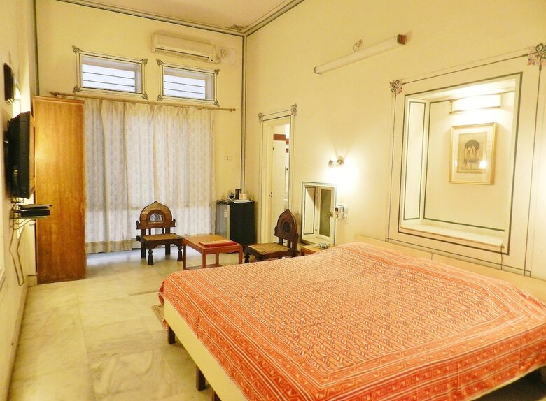 Hotel Tara Niwas