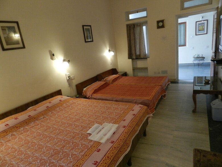 Hotel Tara Niwas