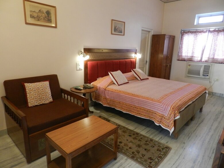 Hotel Tara Niwas