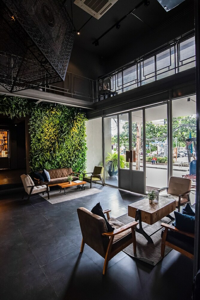 Tha City Loft Hotel
