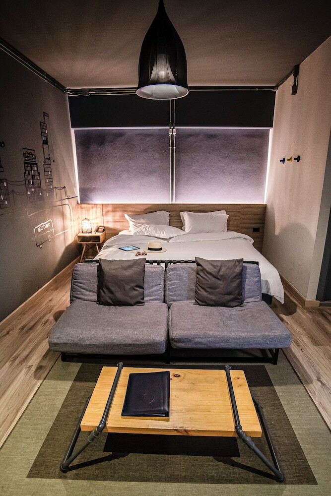 Tha City Loft Hotel
