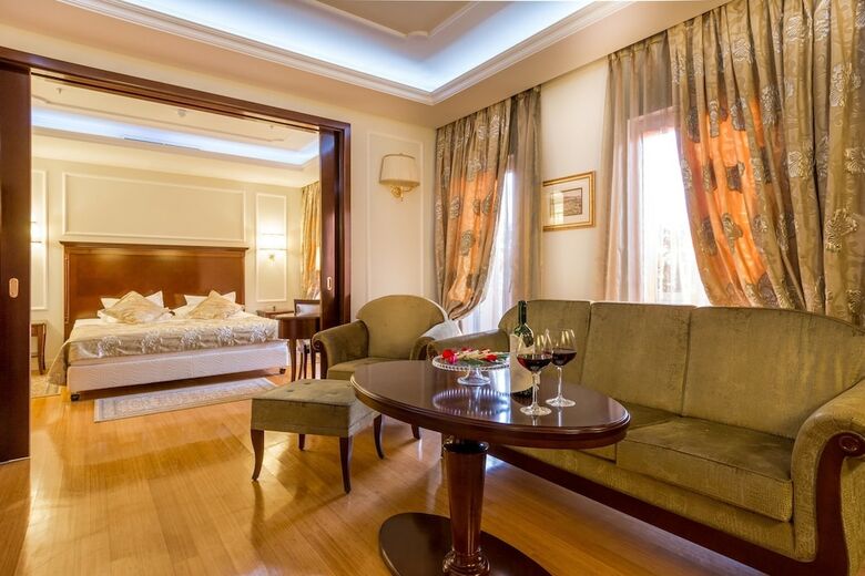 Hotel President Solin