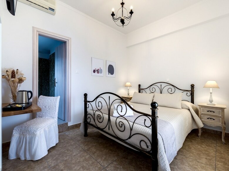 Hotel Damigos Caldera World