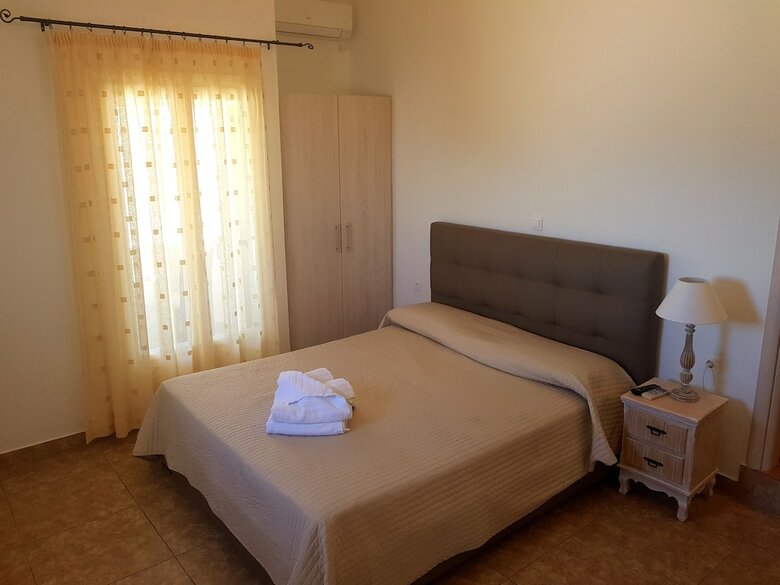 Hotel Damigos Caldera World