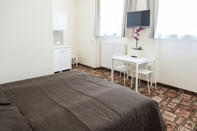Hotel Real House