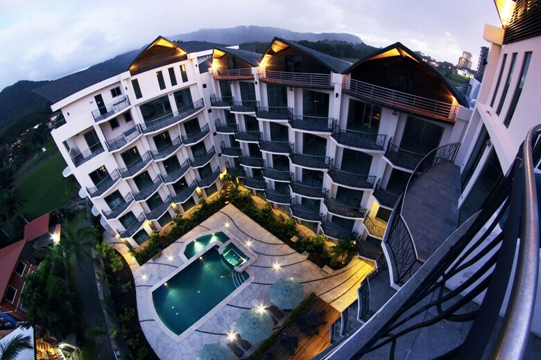 Sky Penthouses 3br/3bth At Oceano