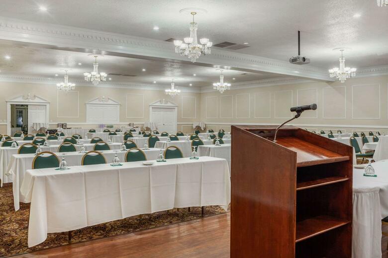 Apartamento Clarion Hotel & Suites