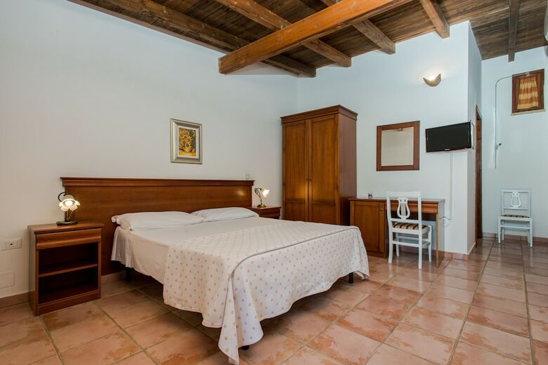 Hotel Relais Masseria Casina Dei Cari