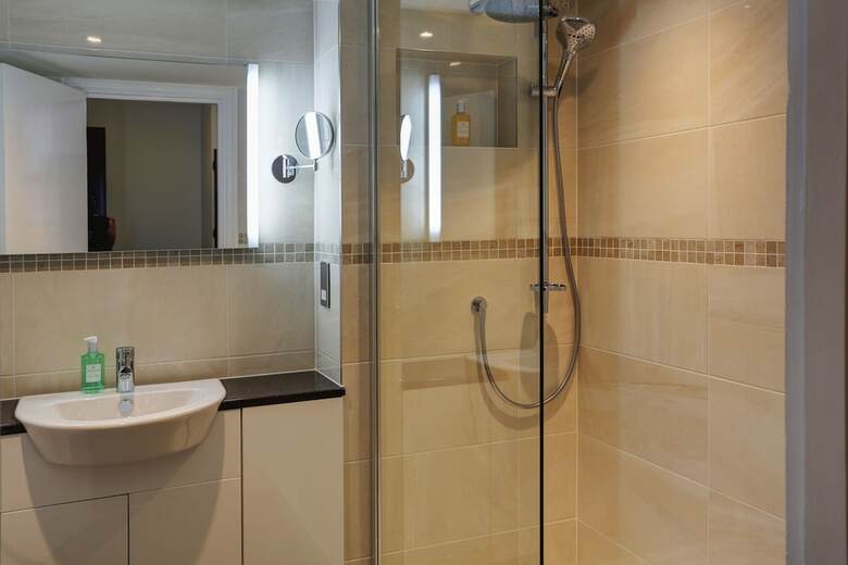 Best Western Plus Old Tollgate Hotel