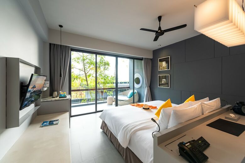 Hotel The Sea Galleri By Katathani
