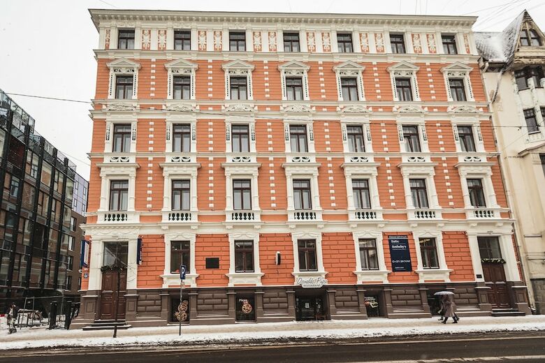 Bearsleys Downtown Apartments