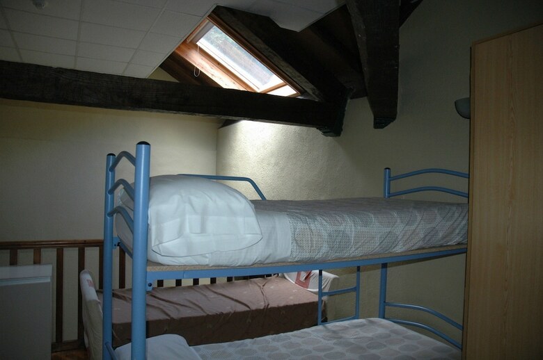 Hostal Albergue Juvenil De Bustiello