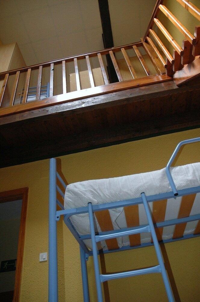 Hostal Albergue Juvenil De Bustiello