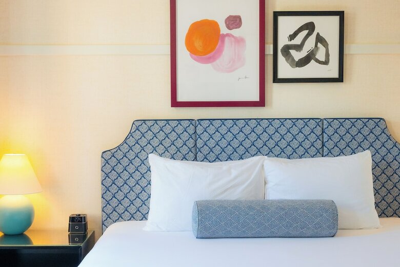Hotel Triton