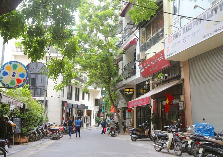 Madam Moon Hotel