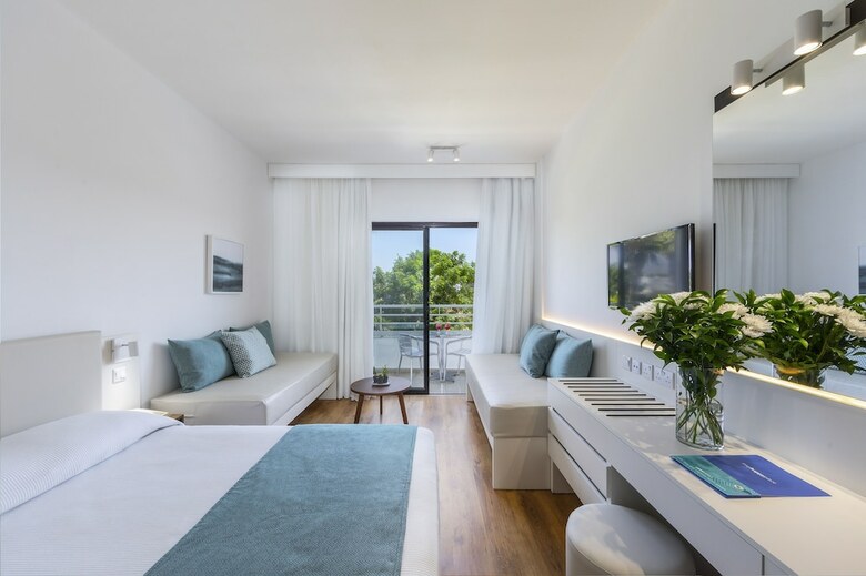 Hotel Louis Phaethon Beach - All Inclusive