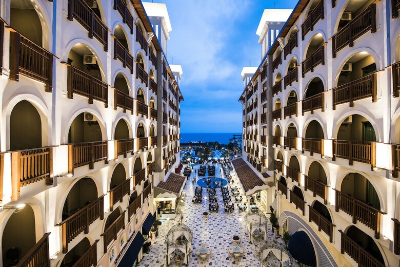 Hotel Quattro Beach Spa & Resort - All Inclusive