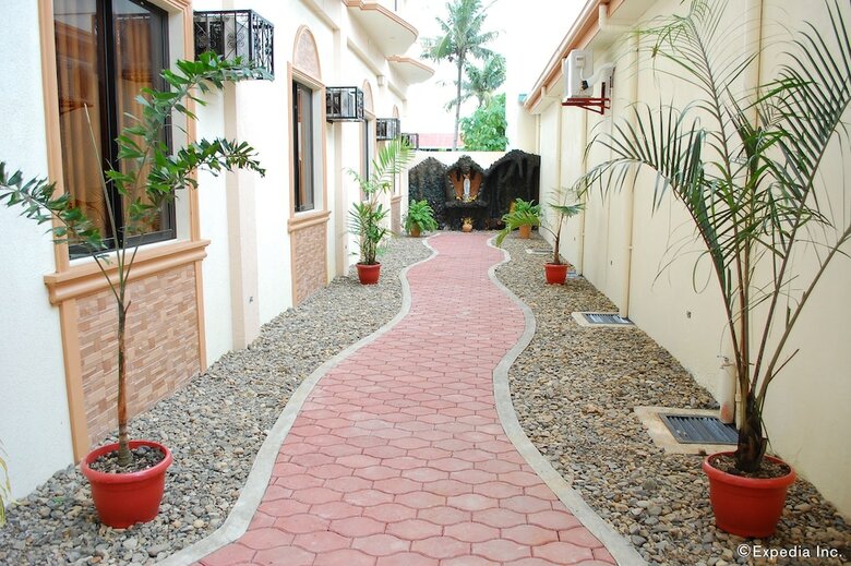 Hotel Aquari Travelers Suites