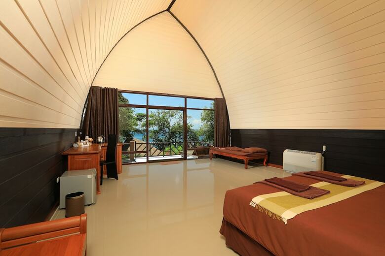 Hotel The Cove Phi Phi