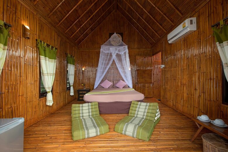 Hotel The Cove Phi Phi