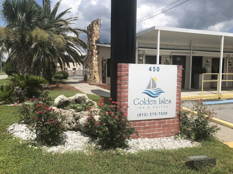 Hotel Golden Isles Inn & Suites