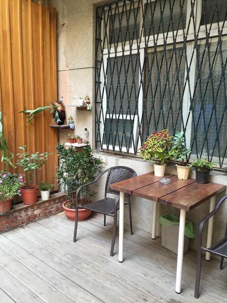Bed & Breakfast Two Meters Lane Two Hall
