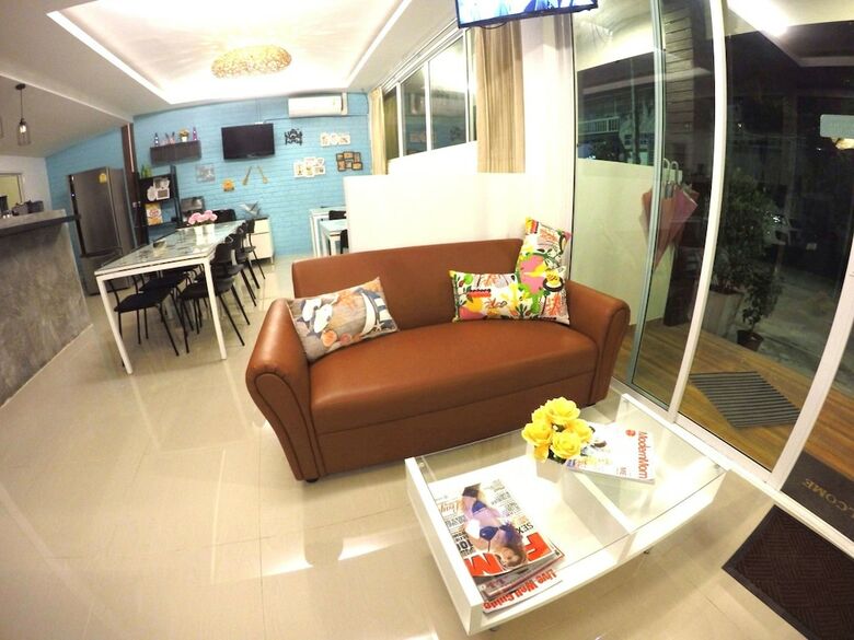 Hotel At We Patong Hostel