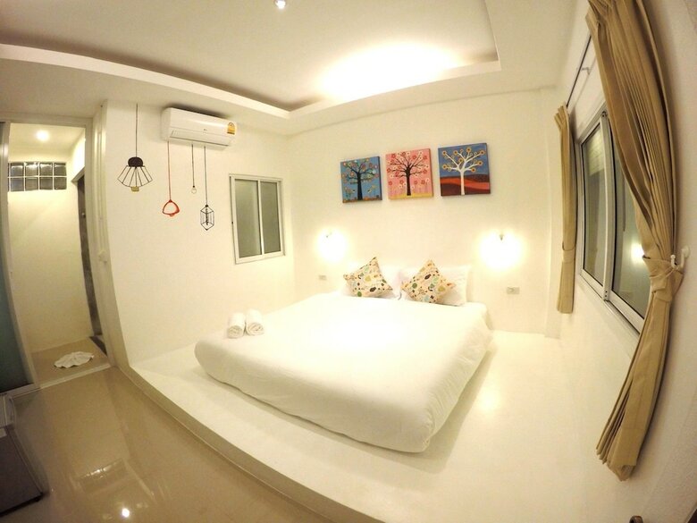 Hotel At We Patong Hostel