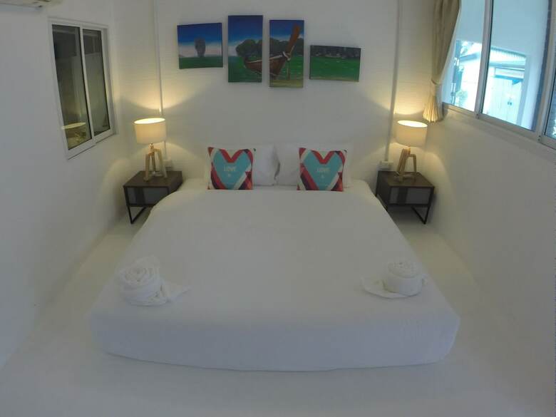 Hotel At We Patong Hostel