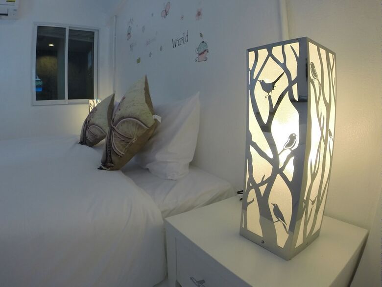 Hotel At We Patong Hostel