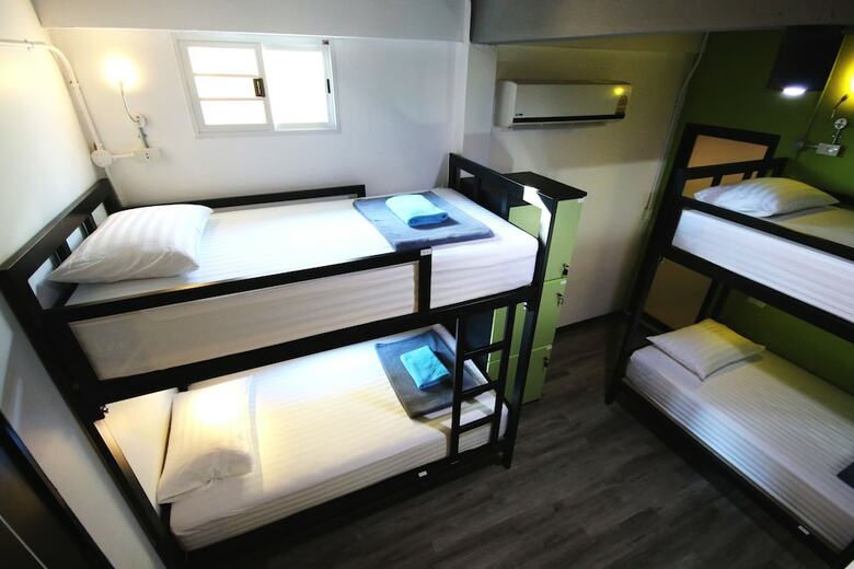Hostal The Pillow Hostel
