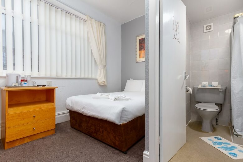 The New Sandringham Court Hotel