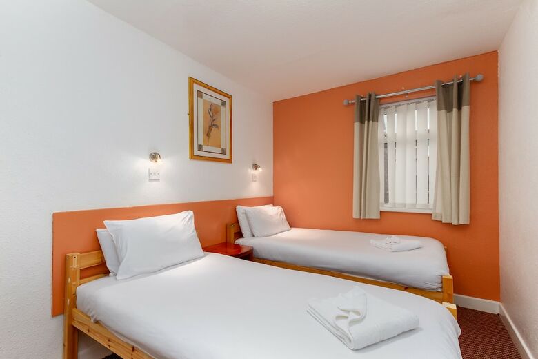 The New Sandringham Court Hotel