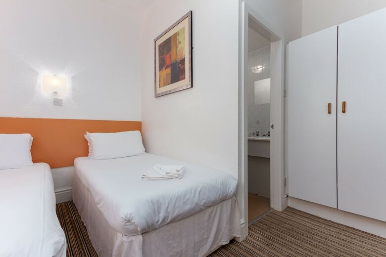 The New Sandringham Court Hotel