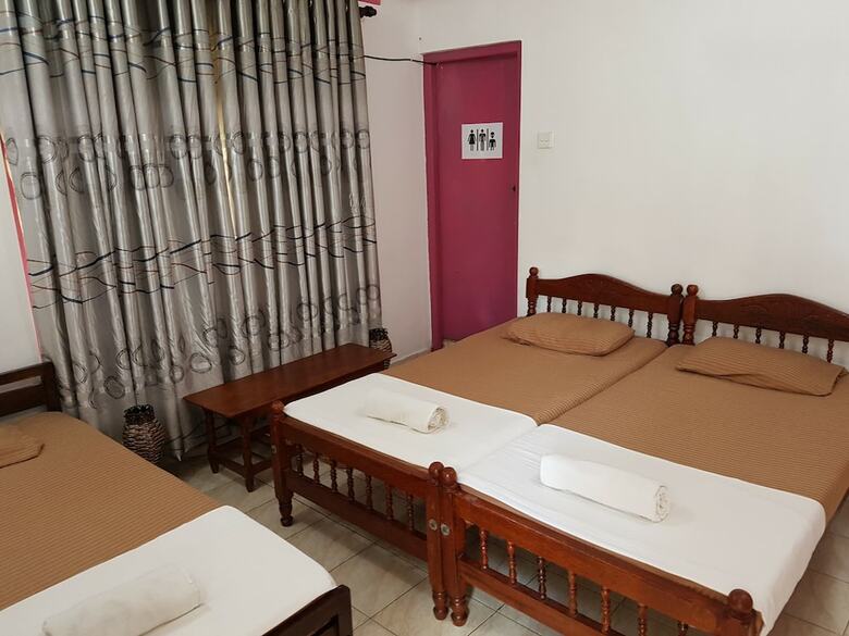 Hotel Hostel 107