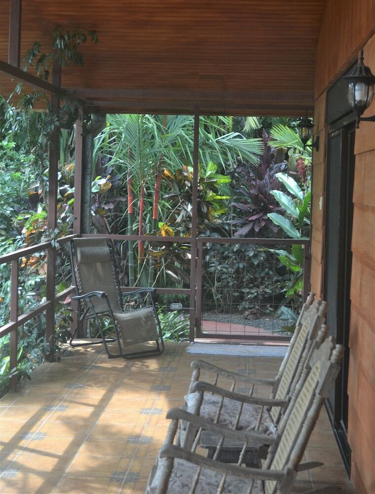 Bed & Breakfast Eden Atenas