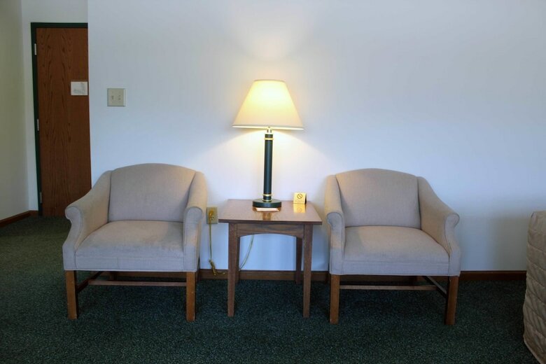Hotel Farmstead Inn & Conference Center