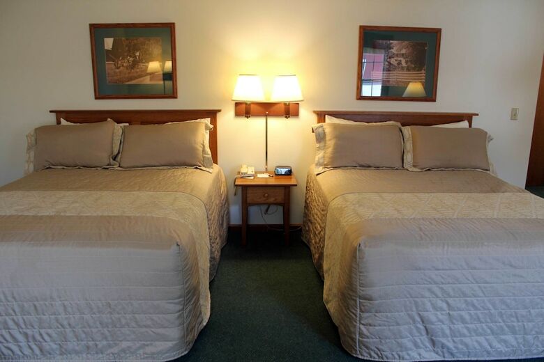 Hotel Farmstead Inn & Conference Center