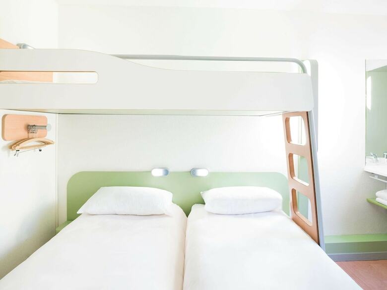 Hotel Ibis Budget Paris Porte De Montmartre