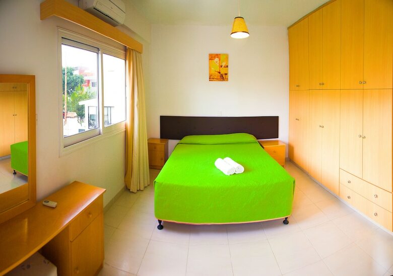 Apartamentos Zoe's Court