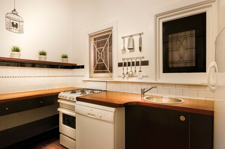 Hostal Como Court By Crest