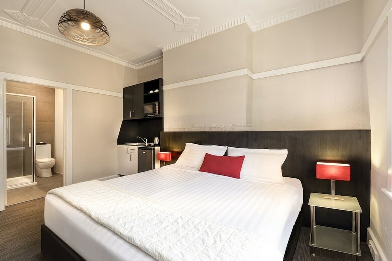 Hostal Como Court By Crest