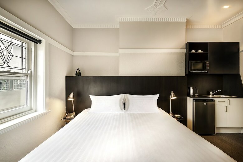 Hostal Como Court By Crest