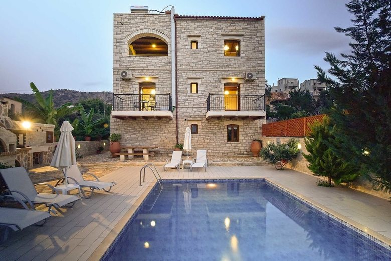 Villa Ahlades