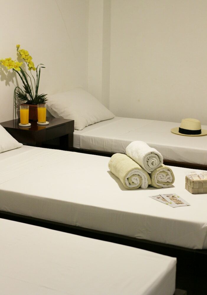 Hotel Runway Suites
