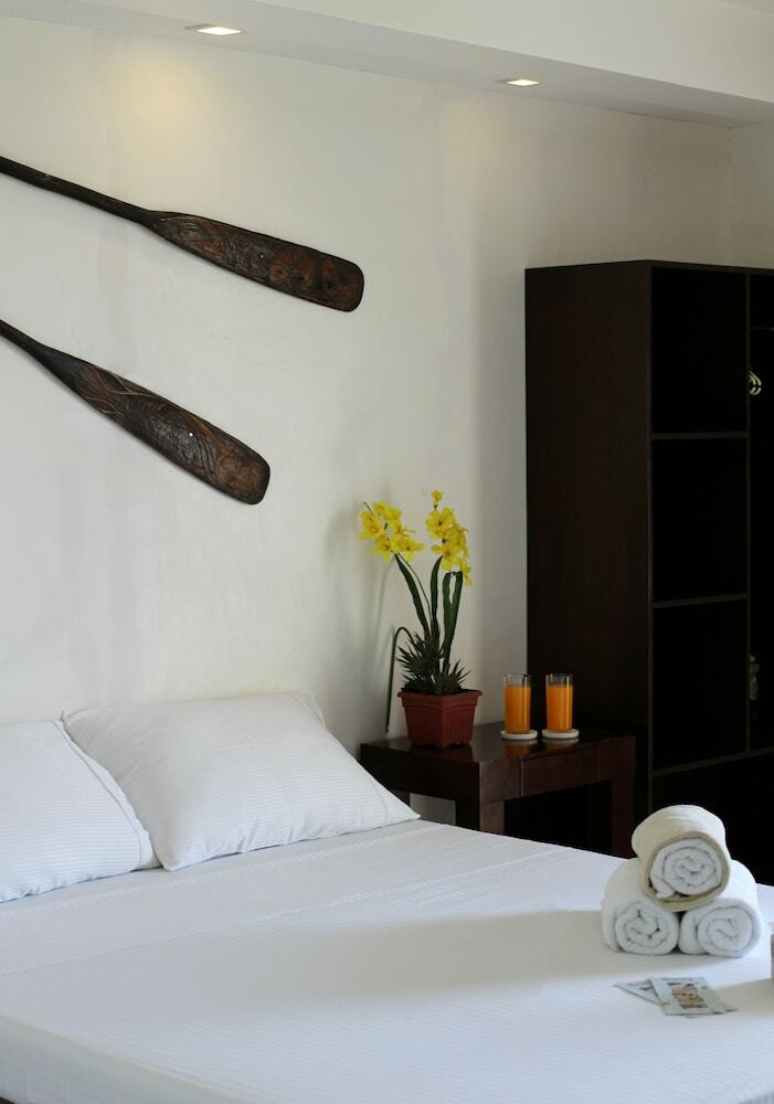 Hotel Runway Suites