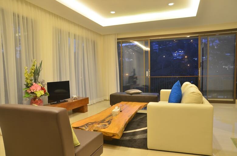 Cempaka Villa Dago Private Pool
