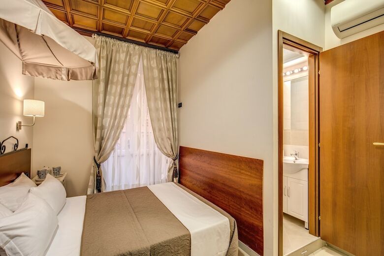 Hotel Artemis Guest House