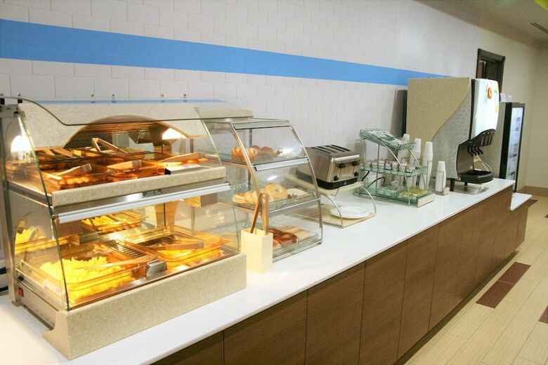 Hotel Holiday Inn Express & Suites Clarion